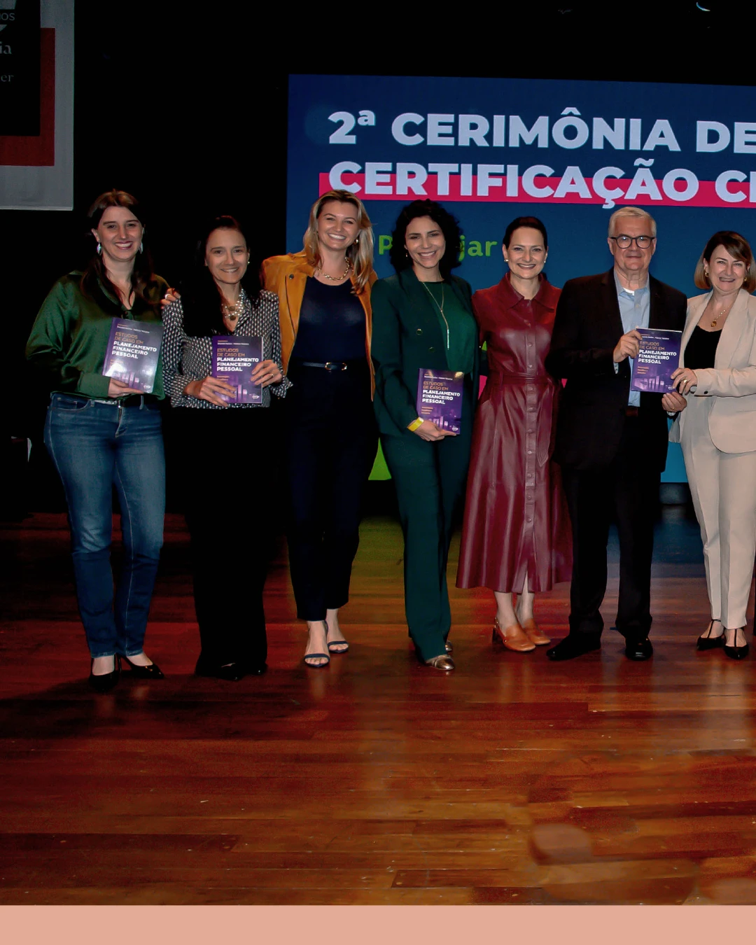 Números contam histórias, mas são as pessoas que dão sentido a eles. 